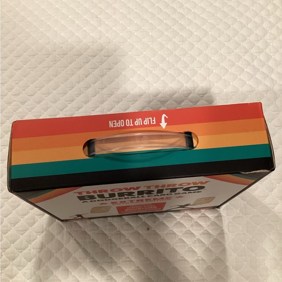 Throw Throw Burrito Extreme Outdoor Edition-An Outdoor Dodgeball Card Game - Picture 3 of 8